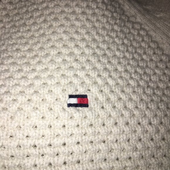 Tommy Hilfiger Men's Quarter Zip Pullover - Picture 2 of 6